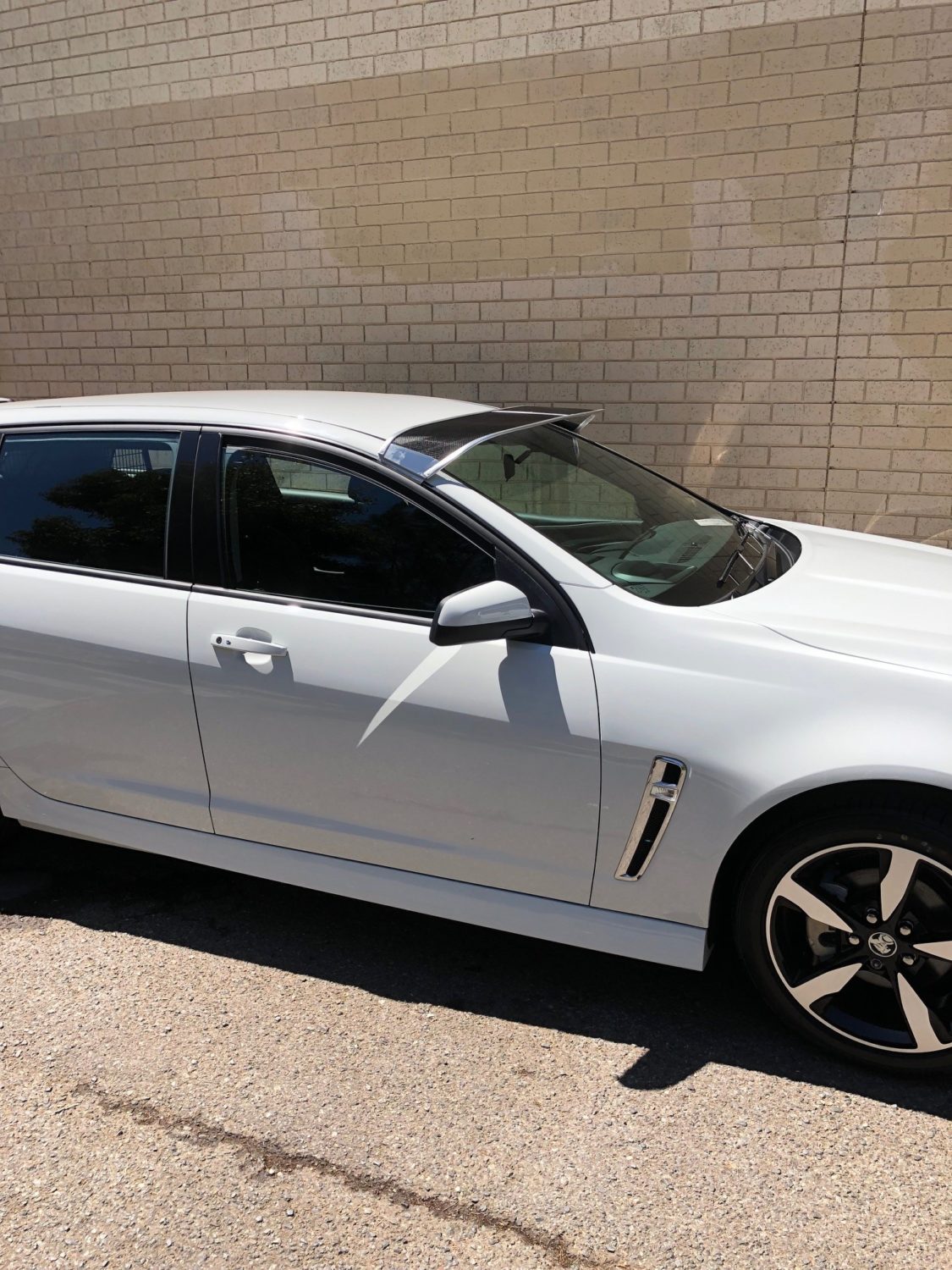 Holden Commodore VEVF Mesh Windscreen Sunvisor Roof Rack World