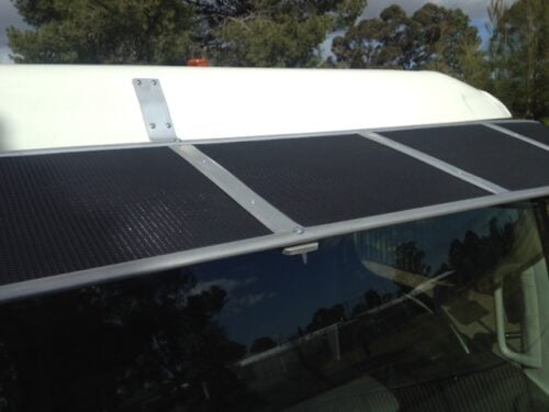 Fuso/Hino 700 Series 2005on Mesh Windscreen Sunvisor - Image 2