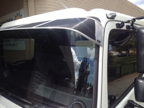 Fuso/Hino 700 Series 2005on Mesh Windscreen Sunvisor - Image 3