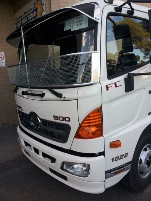 FC-FD-FE-GD Hino  2003on Mesh Windscreen Sunvisor - Image 4