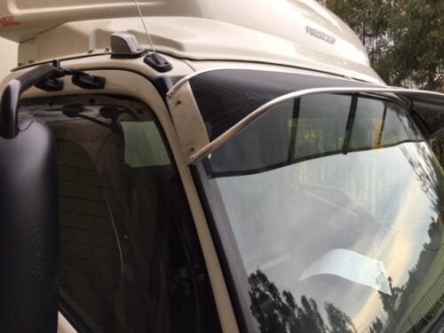 Hino 300 Series Small Cab 2013on Mesh Windscreen Sunvisor - Image 4
