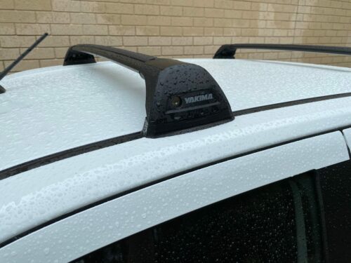 Isuzu DMax Dual Cab 2020on Yakima Flush Black Roof Racks (S7YB/K671) - Image 4