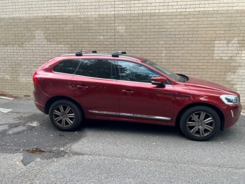 Volvo XC60 with Flush Roof Rails Yakima Flush Bar Roof Racks (03/09 - 09/2017) (S7Y/K668) - Image 3