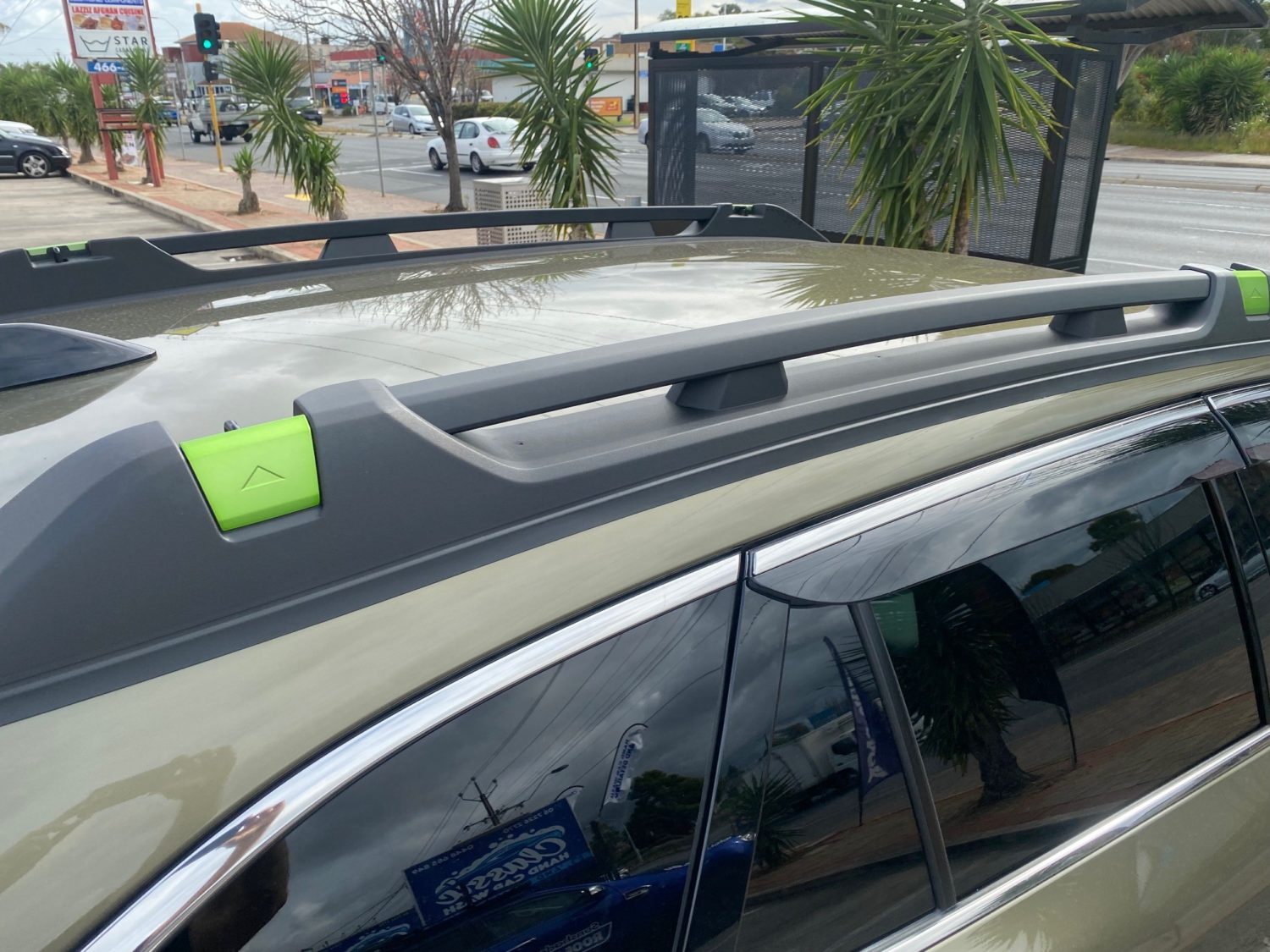 Subaru Outback Sport 2021on XT with roof rails RX RhinoRack Vortex