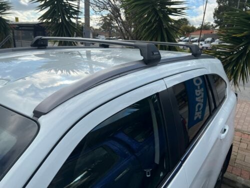 Alfa Romeo Stelvio 2017 onwards flush rails Yakima Black Flush Bars (pr) (S24YB/K1098) - Image 4