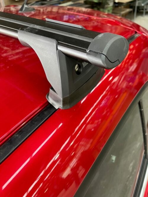 Mitsubishi Outlander Nov 2021 - Onwards with no factory rails Black Yakima Through Bars (pr) (S17YB/K677) - Image 3