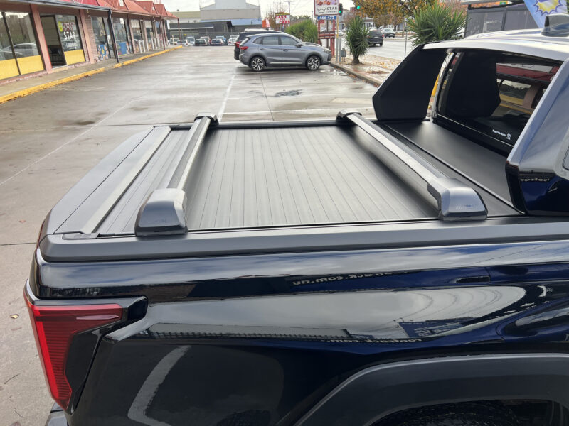 Toyota Hilux Rogue 2021 on Rear Cargo Racks Yakima Skyline FX Black Flush Mounted bars (2)