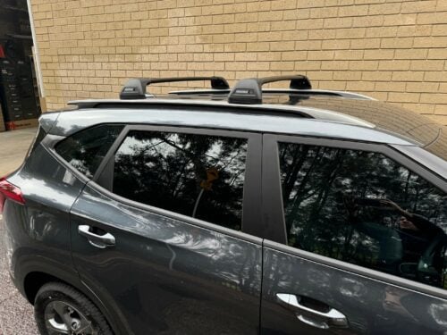 Kia Seltos 2019on (with pockets in roof rails) Yakima Black FlushBar Roof Racks (pr) (S5YB/K892) - Image 3