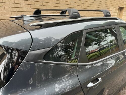 Kia Seltos 2019on (with pockets in roof rails) Yakima Black FlushBar Roof Racks (pr) (S5YB/K892) - Image 5