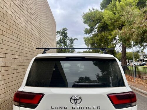 Toyota Landcruiser 300 Series without roof rails 2021 onwards Yakima Jetstream Silver 2 Roof bars (9813507/9813832/9813024) - Image 5