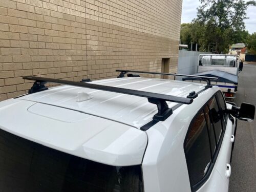 Toyota Landcruiser 300 Series without roof rails 2021 onwards Yakima Jetstream Silver 2 Roof bars (9813507/9813832/9813024) - Image 4