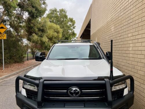 Toyota Landcruiser 300 Series without roof rails 2021 onwards Yakima Jetstream Silver 2 Roof bars (9813507/9813832/9813024) - Image 16