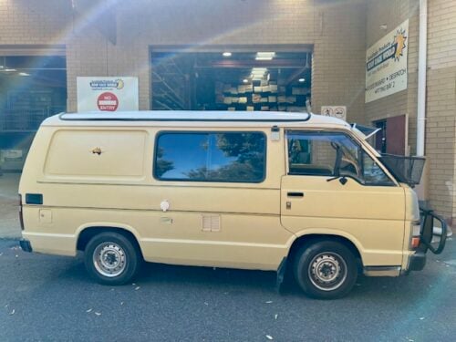 Toyota Hiace Van JR32 1983-1989 Mesh Windscreen Sunvisor - Image 3