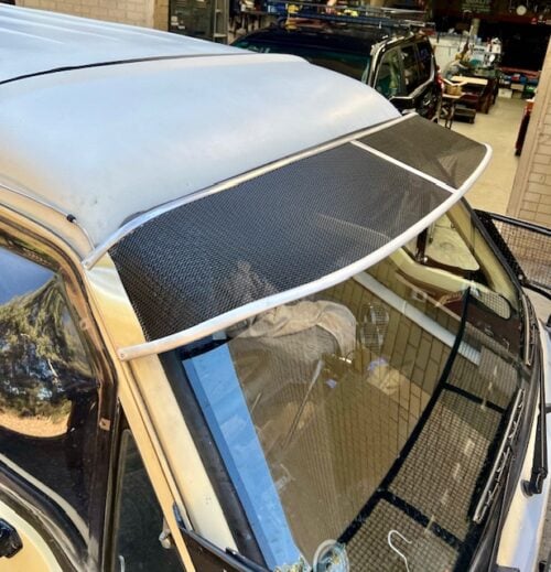 Toyota Hiace Van JR32 1983-1989 Mesh Windscreen Sunvisor - Image 2