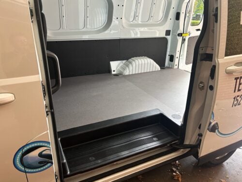 LDV Deliver7 (2024 Onwards) Deliver 7 (Diesel) LWB Dual Side Doors Van Floor - Image 3