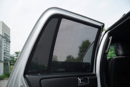 Ford Expedition | Lincoln Navigator 3rd Generation Car Rear Window Shades (U324; 2007-2017) - Image 2