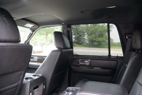 Ford Expedition | Lincoln Navigator 3rd Generation Car Rear Window Shades (U324; 2007-2017) - Image 3