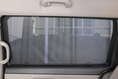 KIA Carnival/Grand Carnival/Grand Sedona/Sedona 3rd Generation Car Rear Window Shades (YP; 2015-2020) - Image 3