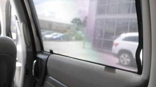 KIA Carnival/Grand Carnival/Sedona/VQ/Carnival Royale | Hyundai Entourage 2nd Generation Car Rear Window Shades (VQ; 2006-2014)* - Image 3