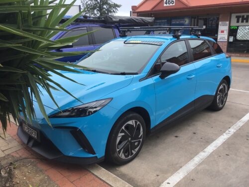 MG 4 2023 -On Thule WingBar Evo Roof Racks (pr) Black (711320/710500/K145342) - Image 1