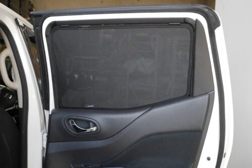 Nissan Navara/NP300 3rd Generation | Mercedes-Benz X-Class | Renault Alaskan Car Rear Window Shades (D23; 2014-Present)* - Image 5