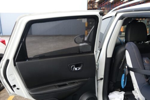 Nissan Dualis/Qashqai Car Rear Window Shades (J10; 2006-2013)* - Image 4