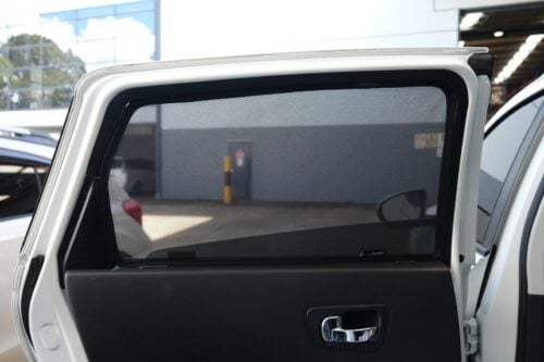 Nissan Dualis/Qashqai Car Rear Window Shades (J10; 2006-2013)* - Image 2