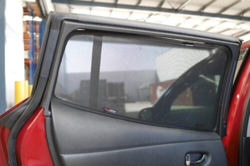 Nissan Leaf 1st Generation Car Rear Window Shades (ZE0; 2010-2017)* - Image 2