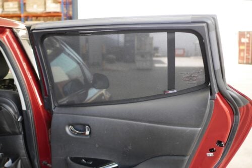 Nissan Leaf 1st Generation Car Rear Window Shades (ZE0; 2010-2017)* - Image 3
