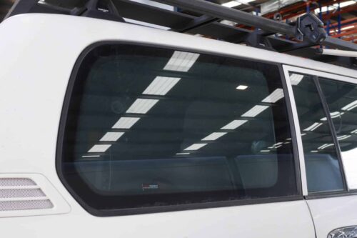 Toyota Landcruiser 100/105 Series | Lexus LX Port Window Shades (Without Latch) (J100/J105; 1998-2007) - Image 3