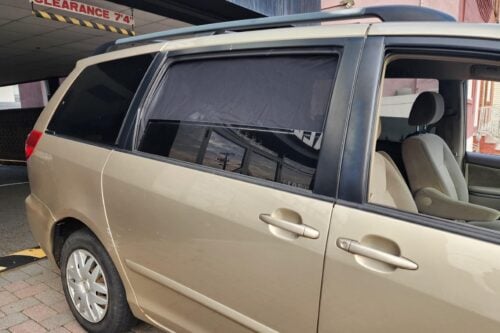 Toyota Sienna 2nd Generation Car Rear Window Shades (XL20; 2003-2010) - Image 3