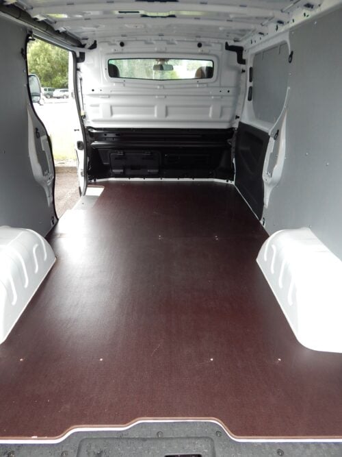 Renault Trafic/Mitsubishi Express X82 - Floor