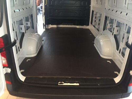 Crafter Dual door floor MWB, FWD, RWD,Dual rear wheels and 4Motion