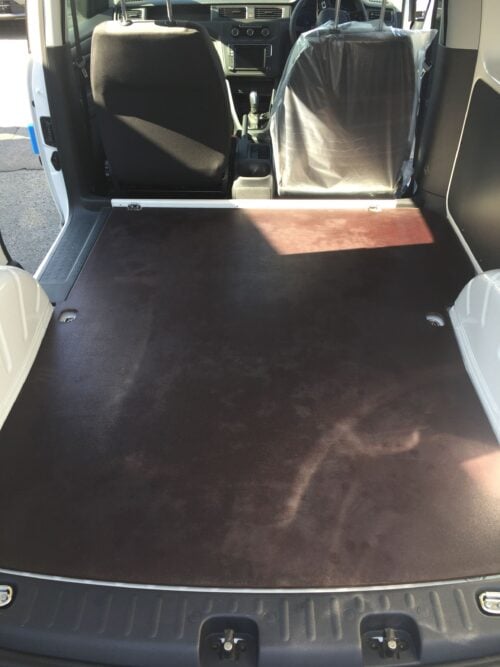 Volkswagen Caddy (Maxi) - Floor - Image 1