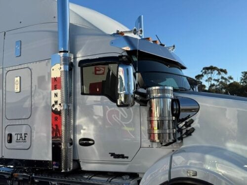 Kenworth T610 - T620 Black Windscreen Stoneguard 2017on - Image 2